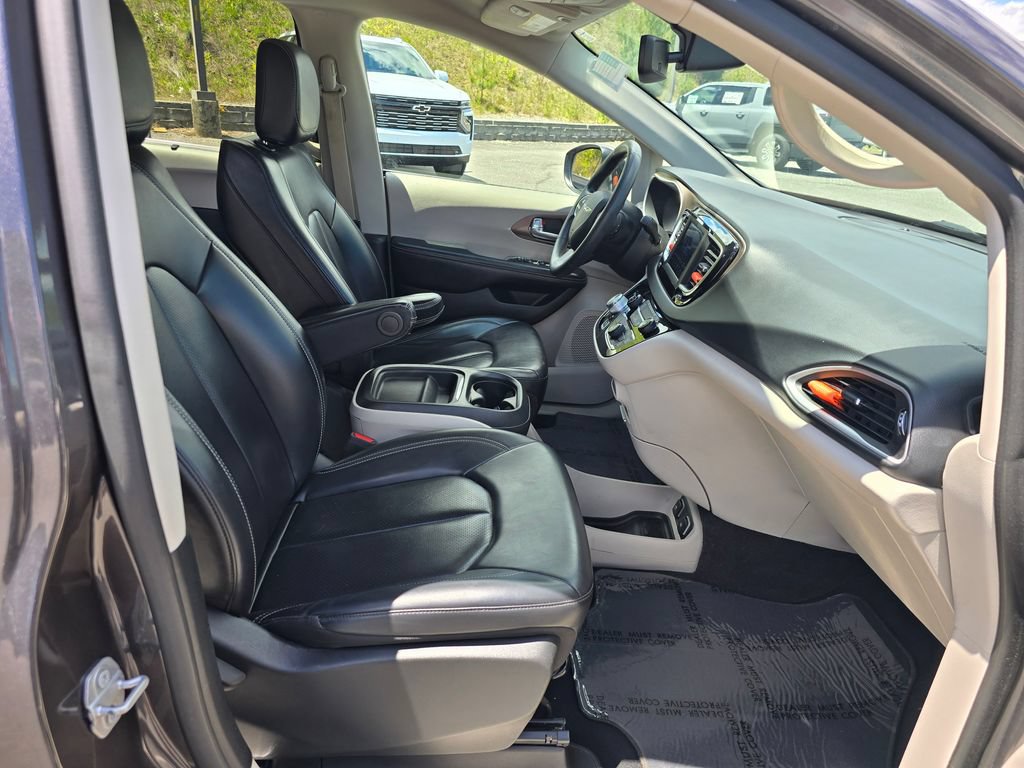 Used 2021 Chrysler Voyager Lxi FWD image 27