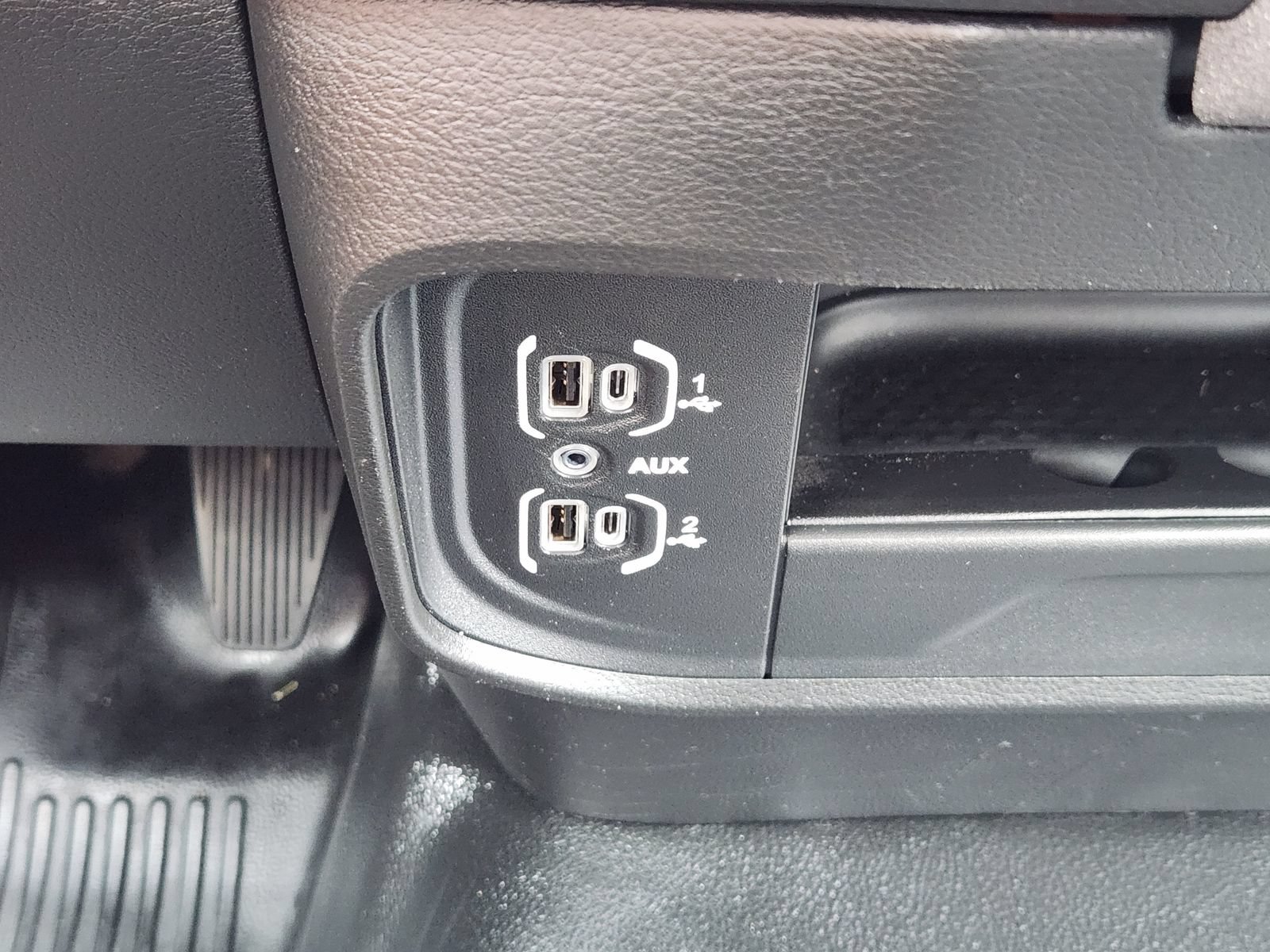 Used 2021 RAM 4500 Tradesman RWD image 26