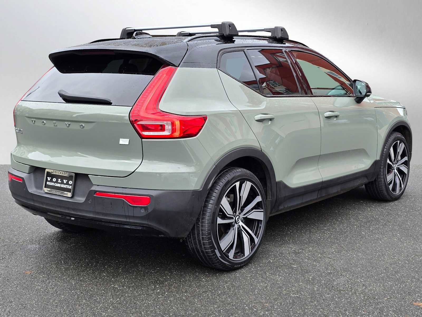 Certified 2022 Volvo XC40 P8 Recharge Ultimate image 11