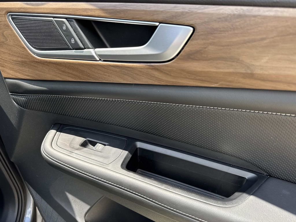 Used 2024 Volkswagen Atlas SE image 26