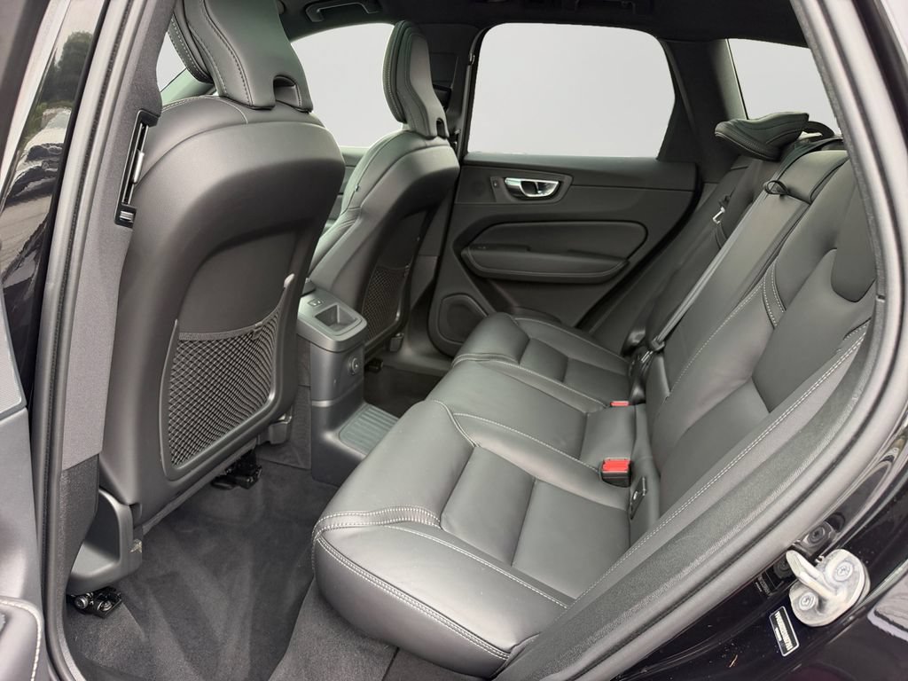 Certified 2025 Volvo XC60 T8 Ultra w/ Climate Package AWD/4WD image 12
