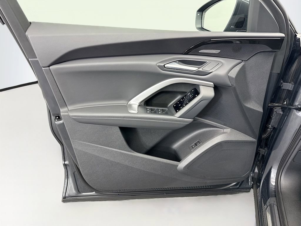 Used 2025 Audi Q5 Prestige image 24