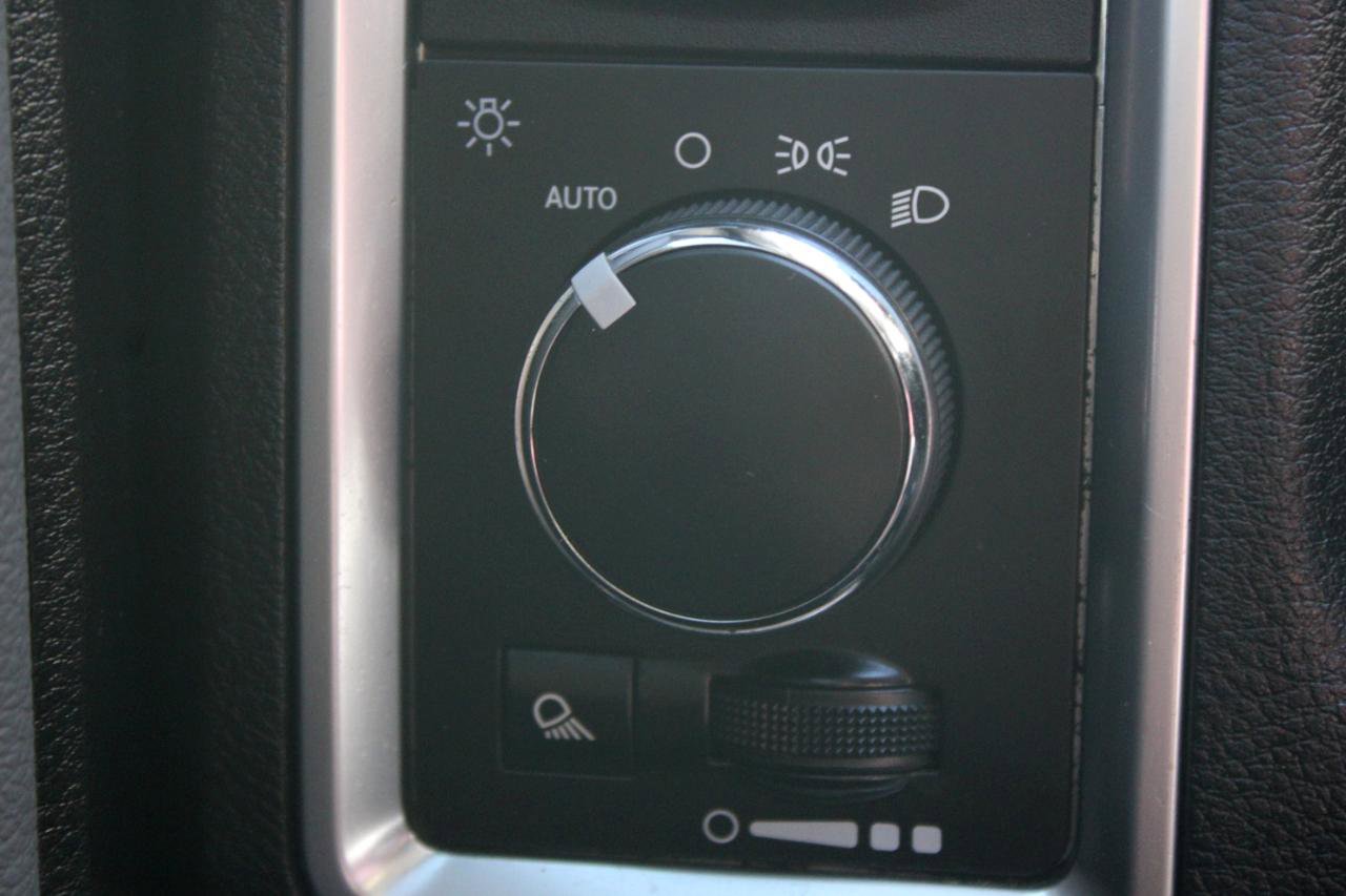 Used 2021 RAM 1500 Classic SLT RWD image 27