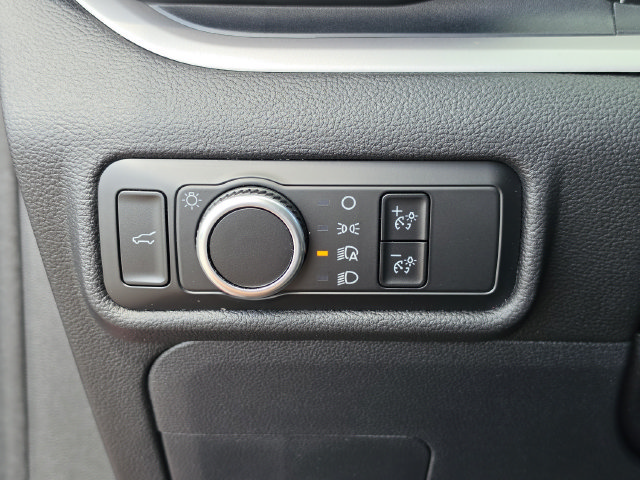 Used 2024 Ford Explorer XLT RWD image 32
