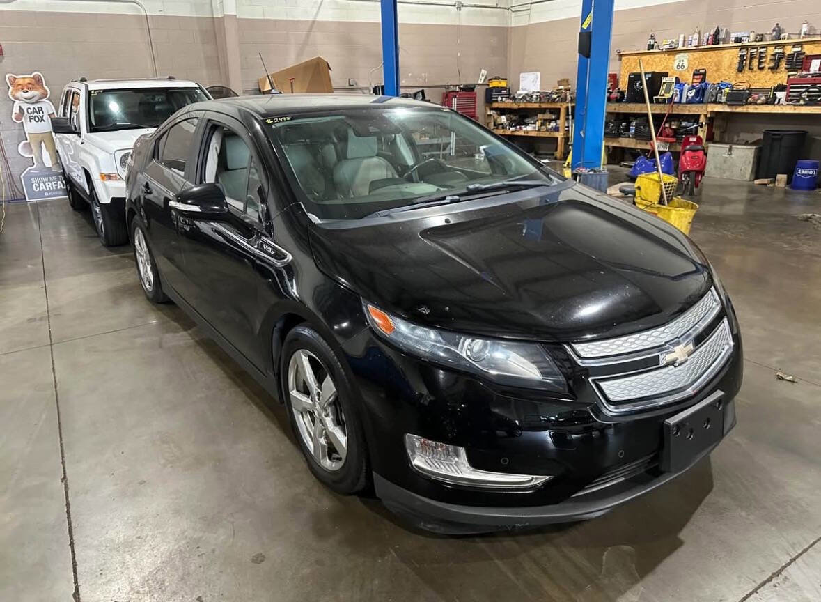 Used 2014 Chevrolet Volt Premium w/ Premium Trim Package image 2