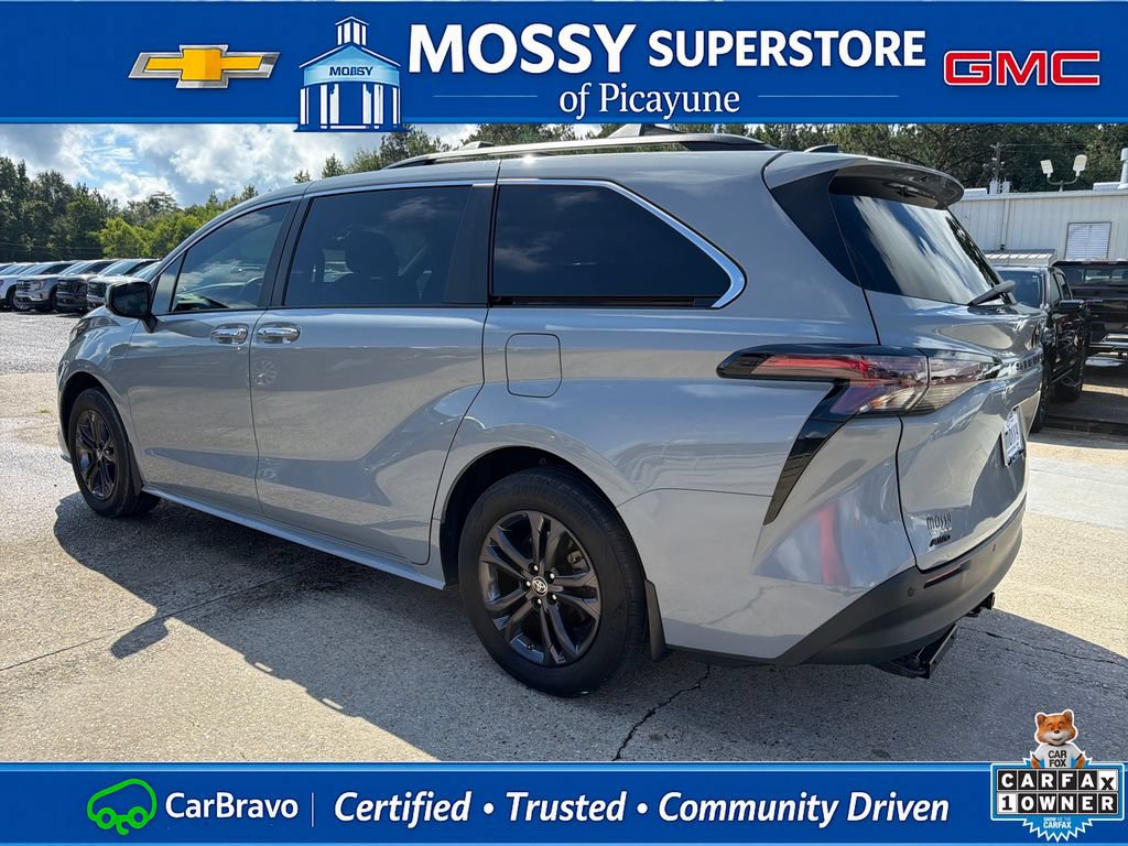 Used 2024 Toyota Sienna XLE Woodland Edition AWD/4WD video 4