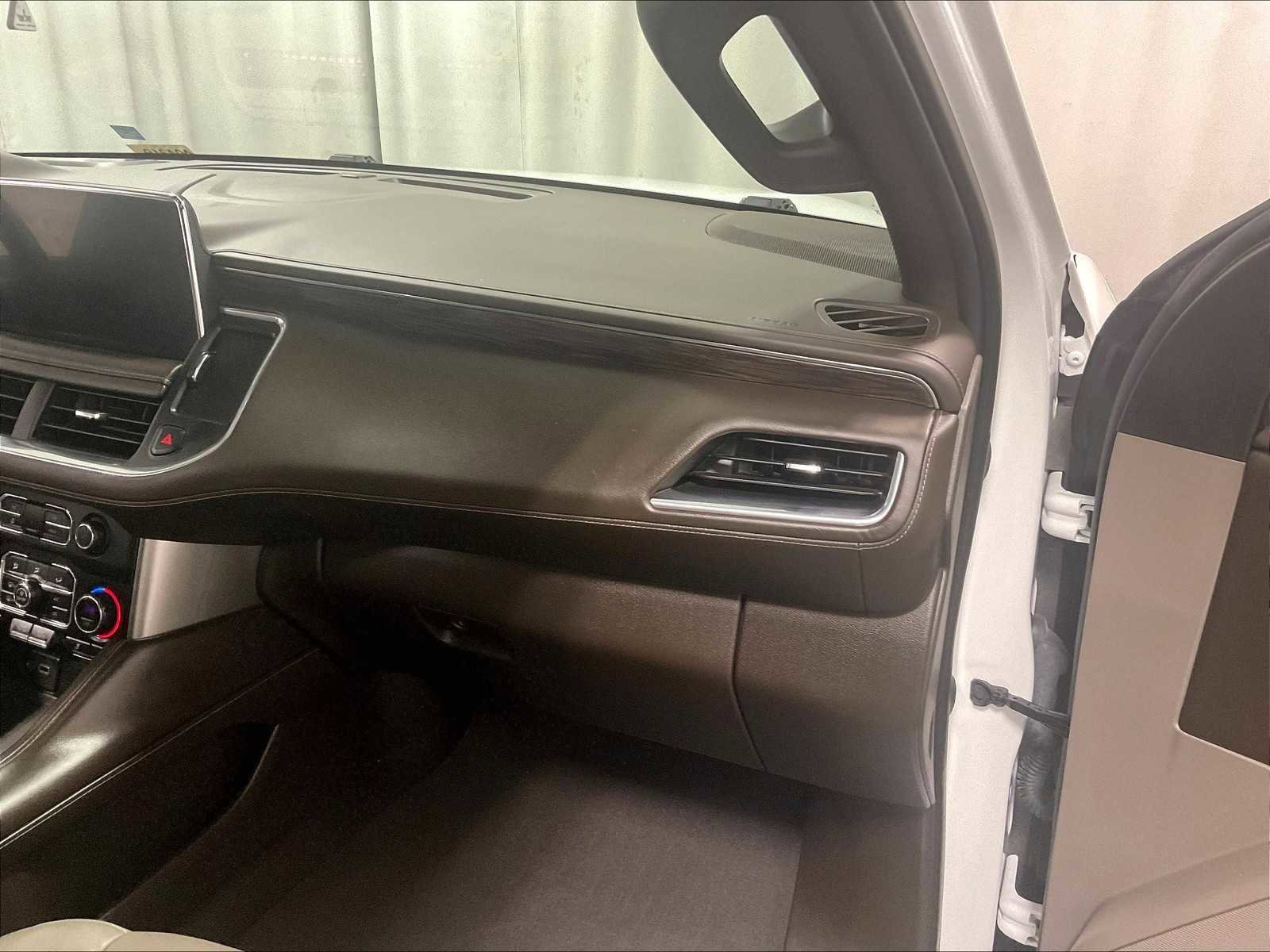 Used 2021 Chevrolet Tahoe LT w/ LT Signature Package image 13