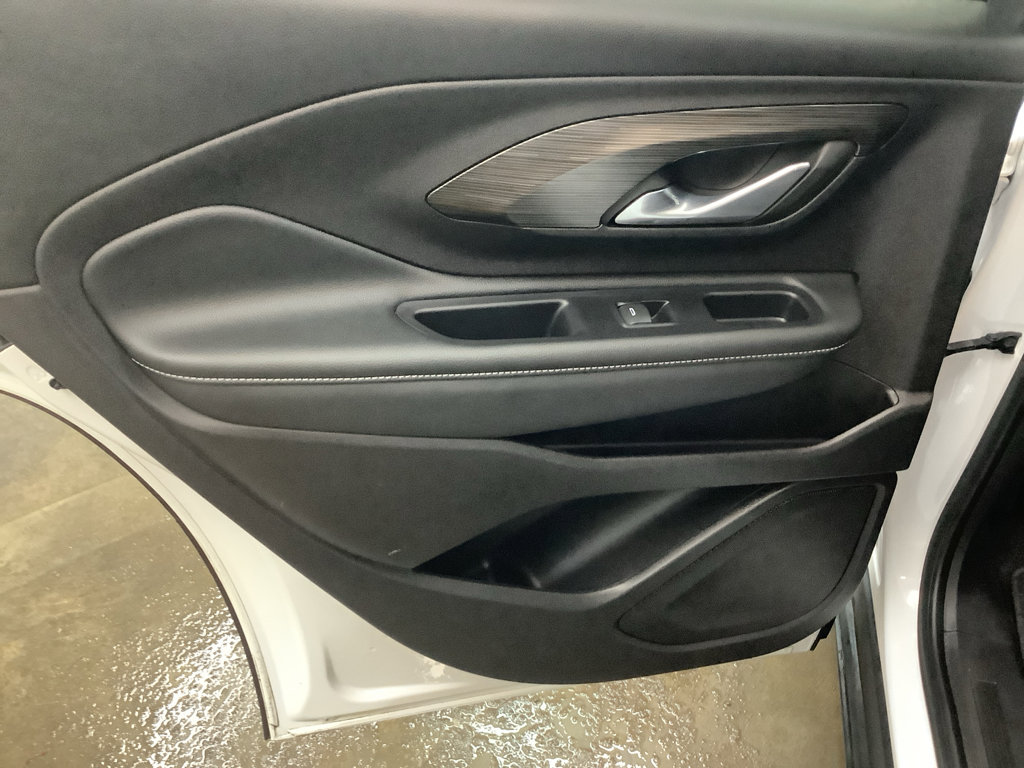 Used 2024 GMC Terrain SLE image 24