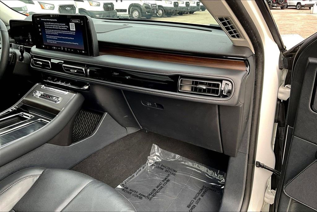 Used 2025 Lincoln Aviator Reserve w/ Jet Appearance Package image 15