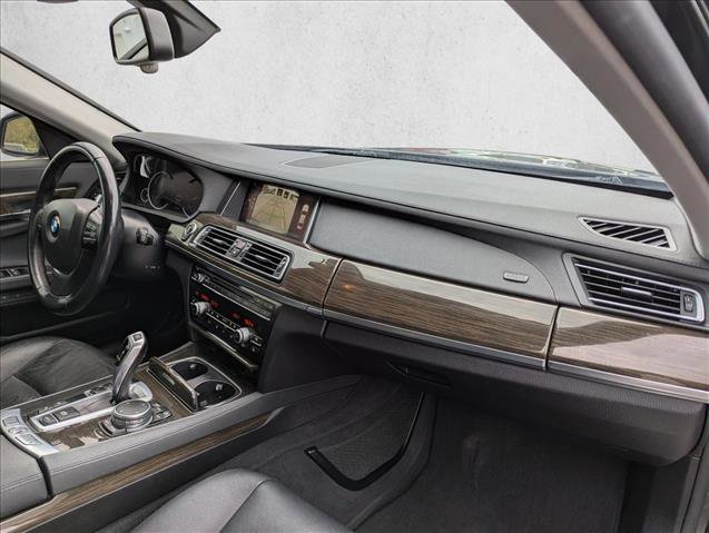 Used 2015 BMW 740Li xDrive image 28