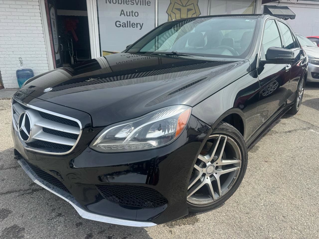 Used 2015 Mercedes-Benz E 350 4MATIC Sedan image 2
