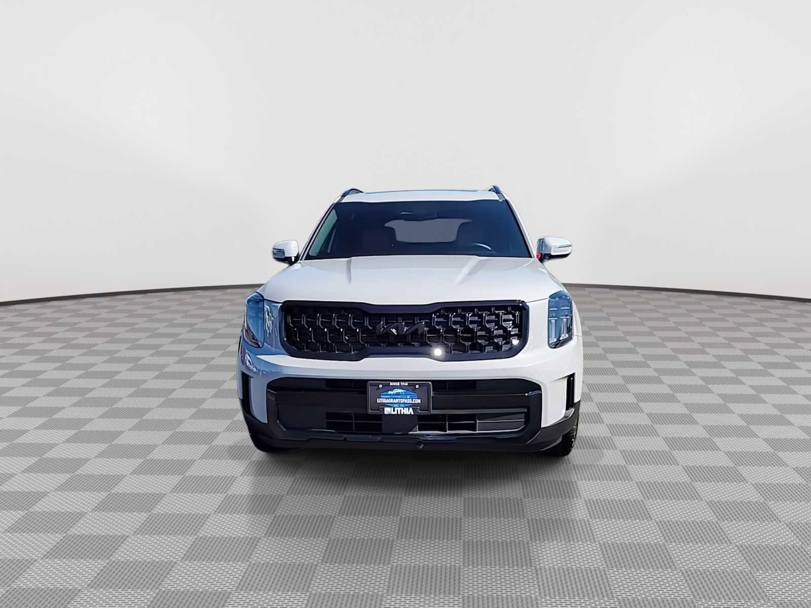 Used 2025 Kia Telluride AWD image 3