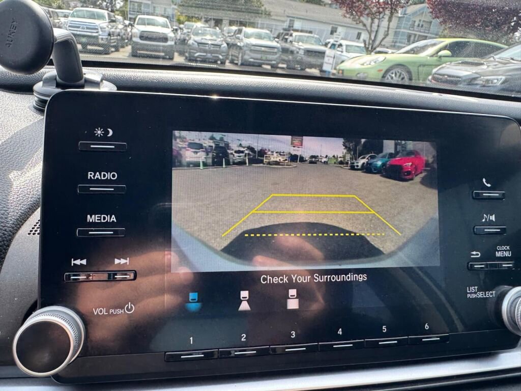 Used 2018 Honda Accord LX image 13