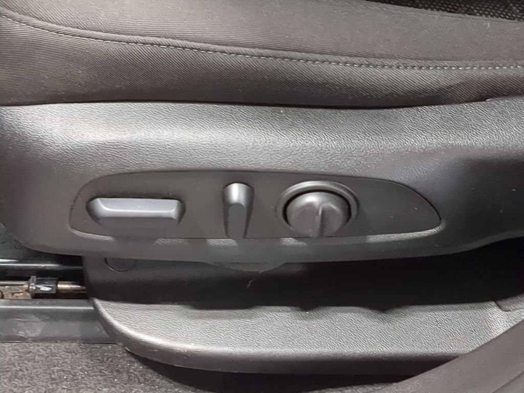 Used 2020 Chevrolet Blazer LT image 21