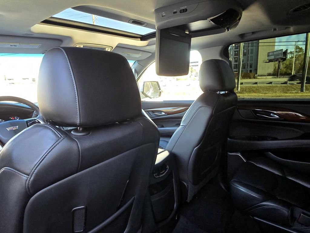 Used 2019 Cadillac Escalade ESV Luxury image 28