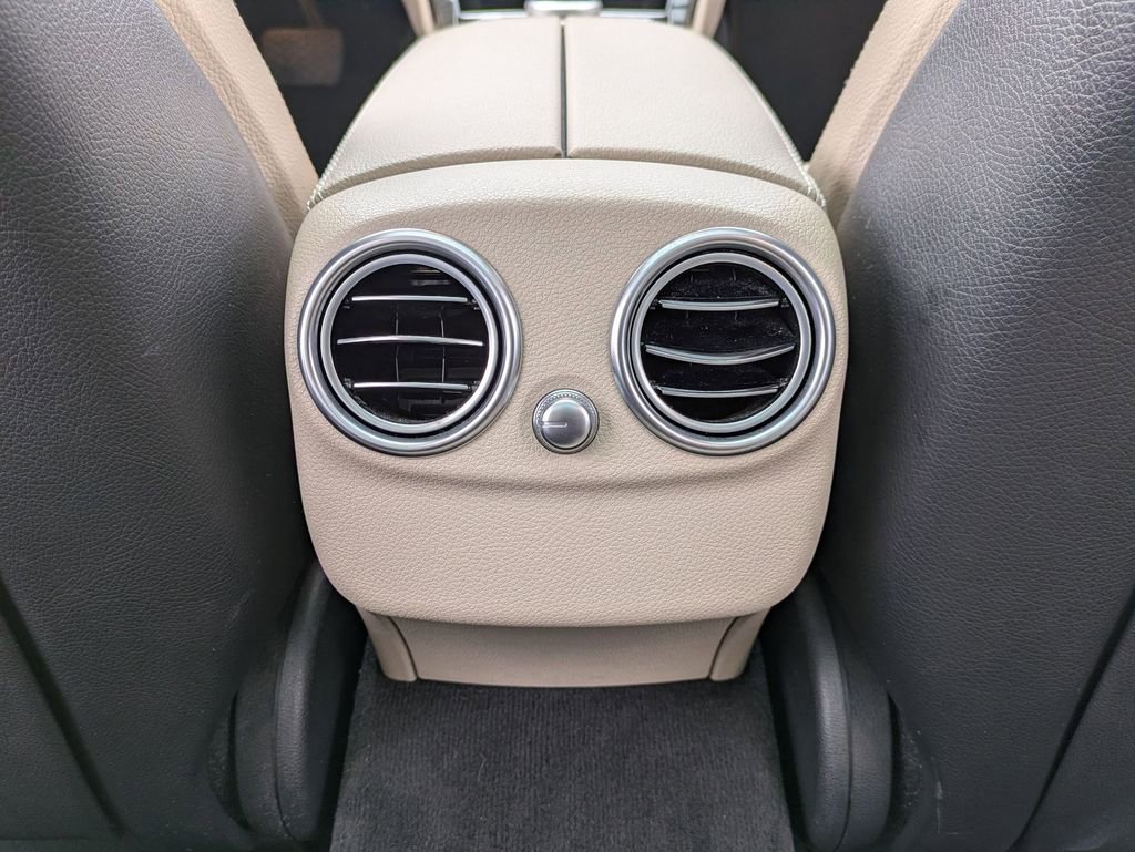 Used 2019 Mercedes-Benz C 300 4MATIC Sedan image 20