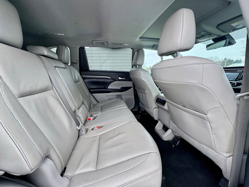 Used 2018 Toyota Highlander Limited image 20