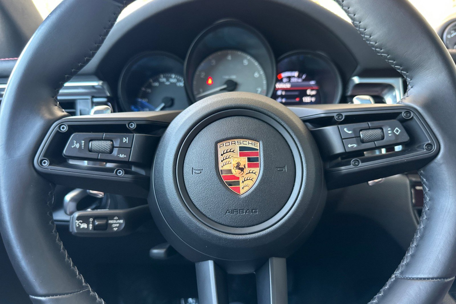 Certified 2023 Porsche Macan S AWD/4WD image 24