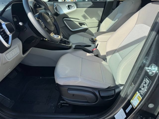Certified 2025 Kia Soul LX w/ LX Technology Package FWD image 14