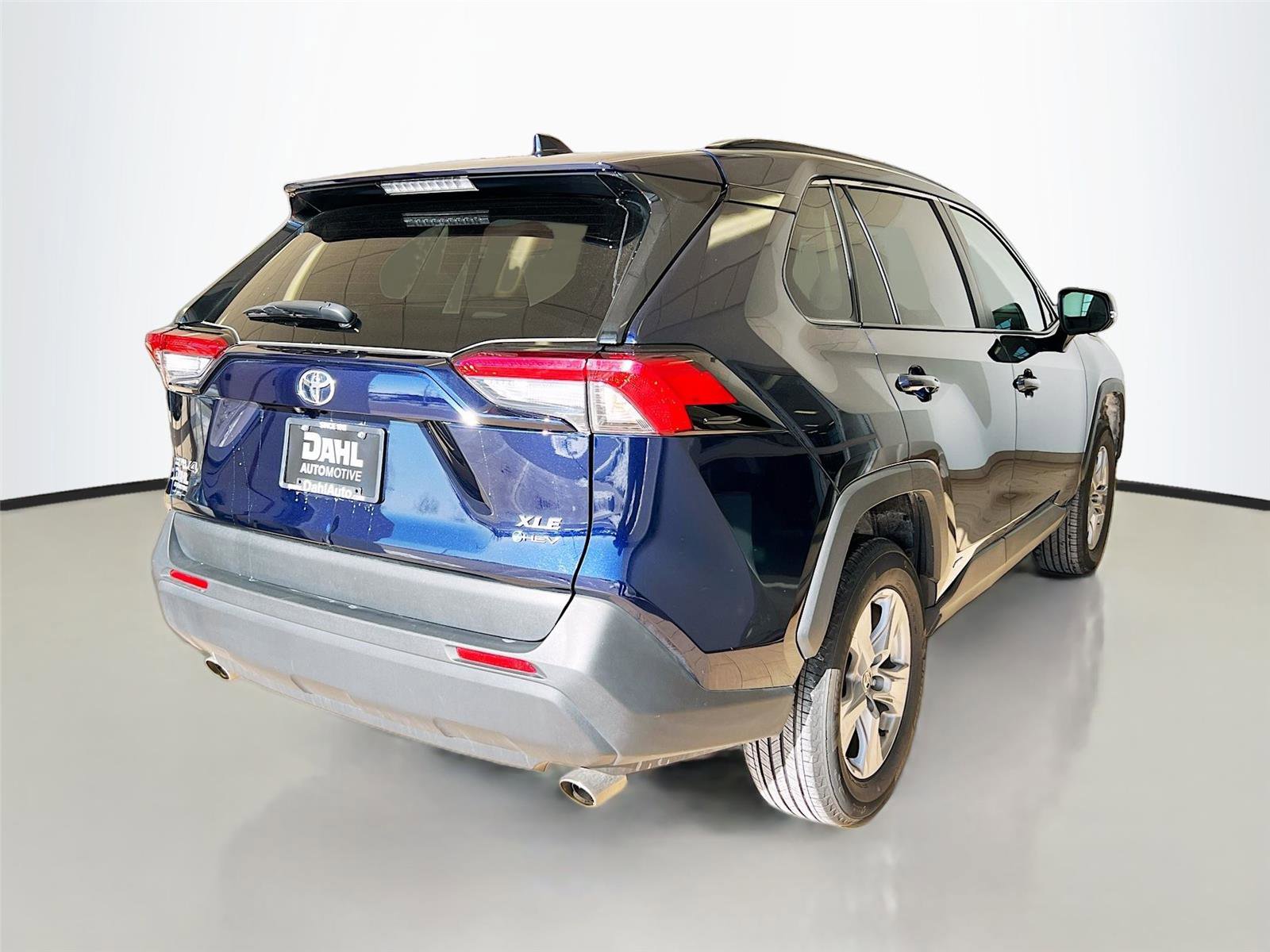 Used 2025 Toyota RAV4 XLE image 37