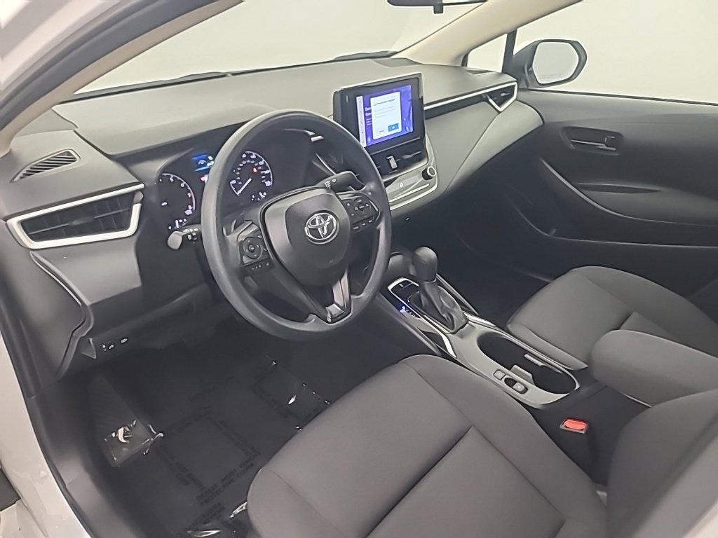 Used 2025 Toyota Corolla LE FWD image 26