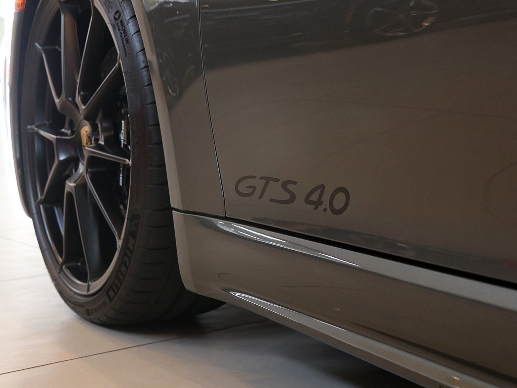 Used 2025 Porsche 718 Cayman GT4 image 56