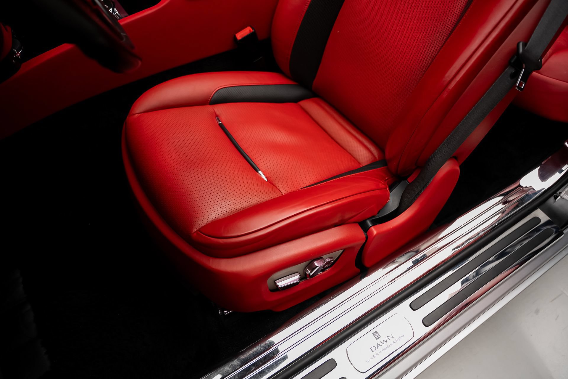 Used 2017 Rolls-Royce Dawn RWD image 67