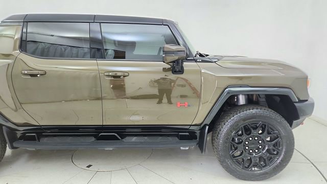 Used 2025 GMC Hummer EV 2X w/ LPO, Sport Package image 8