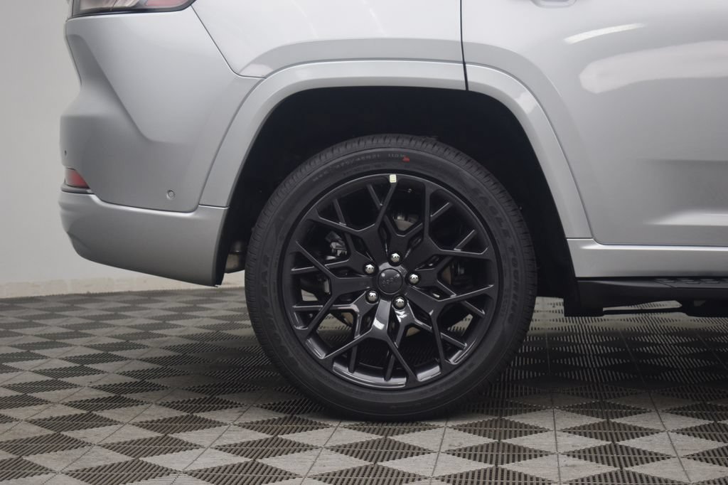 New 2026 Jeep Grand Cherokee Summit w/ Obsidian Package AWD/4WD image 10