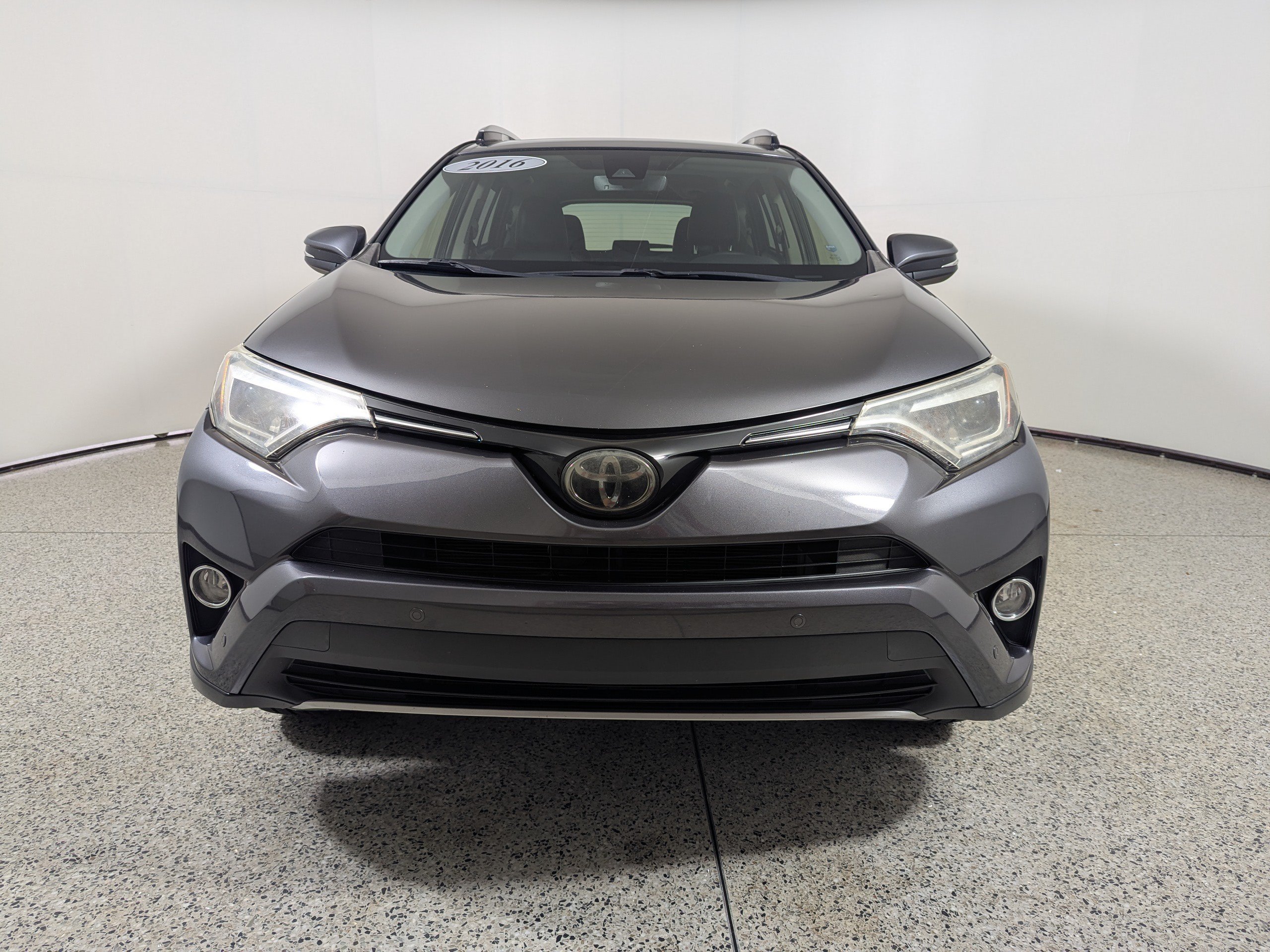Used 2016 Toyota RAV4 Limited FWD image 2
