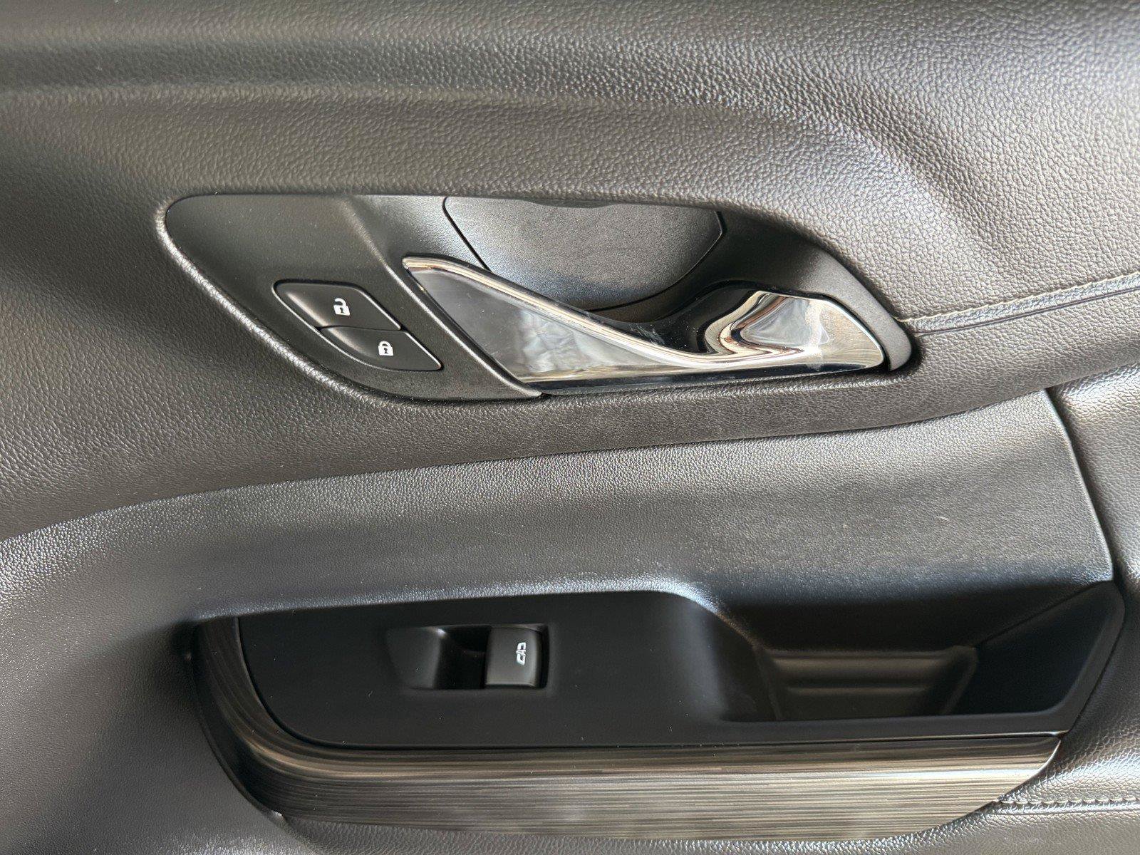 Used 2023 GMC Acadia SLT FWD image 44