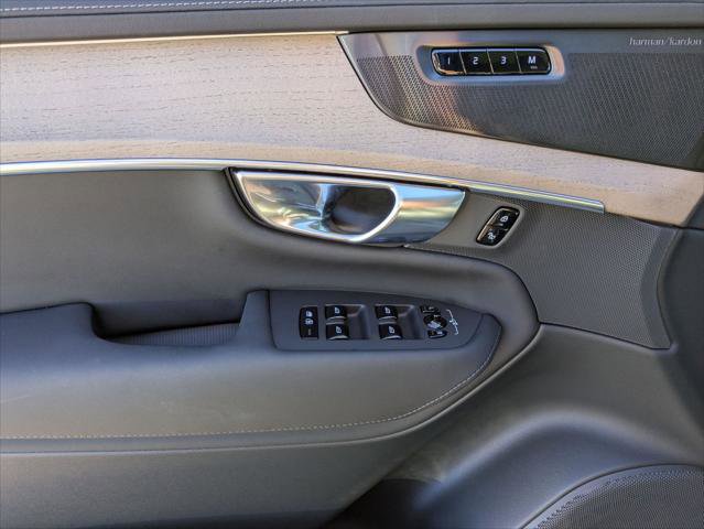 Used 2025 Volvo XC90 B6 Plus w/ Protection Package Premier image 10