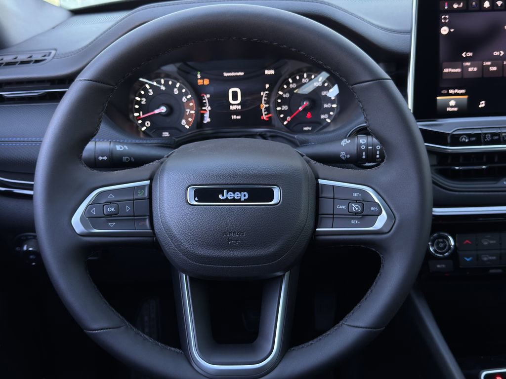 New 2026 Jeep Compass Latitude image 12