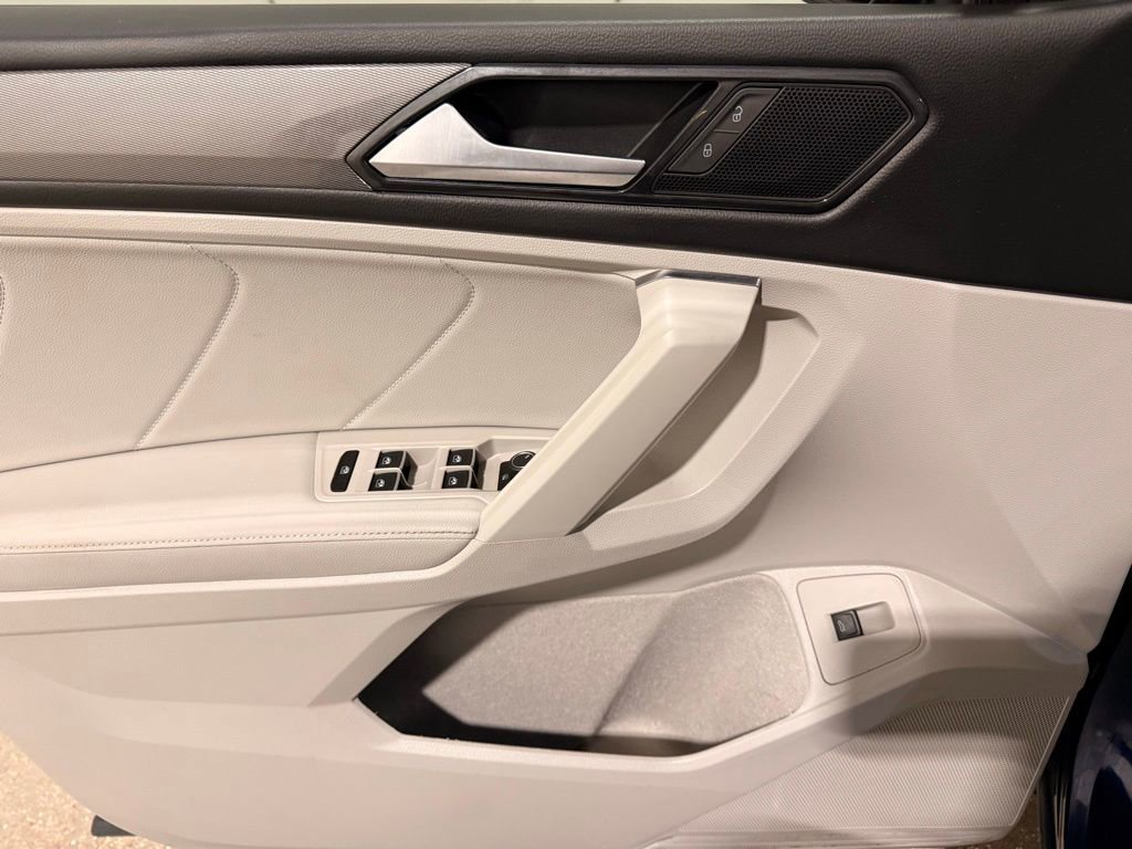 Used 2022 Volkswagen Tiguan SE image 14