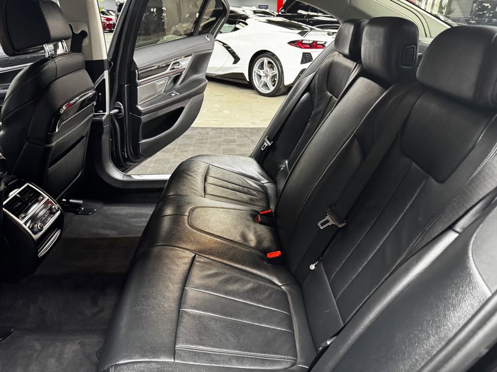 Used 2022 BMW 740i RWD image 40