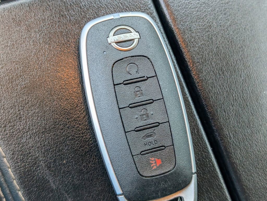 Used 2023 Nissan Rogue SV w/ SV Premium B Package FWD image 31