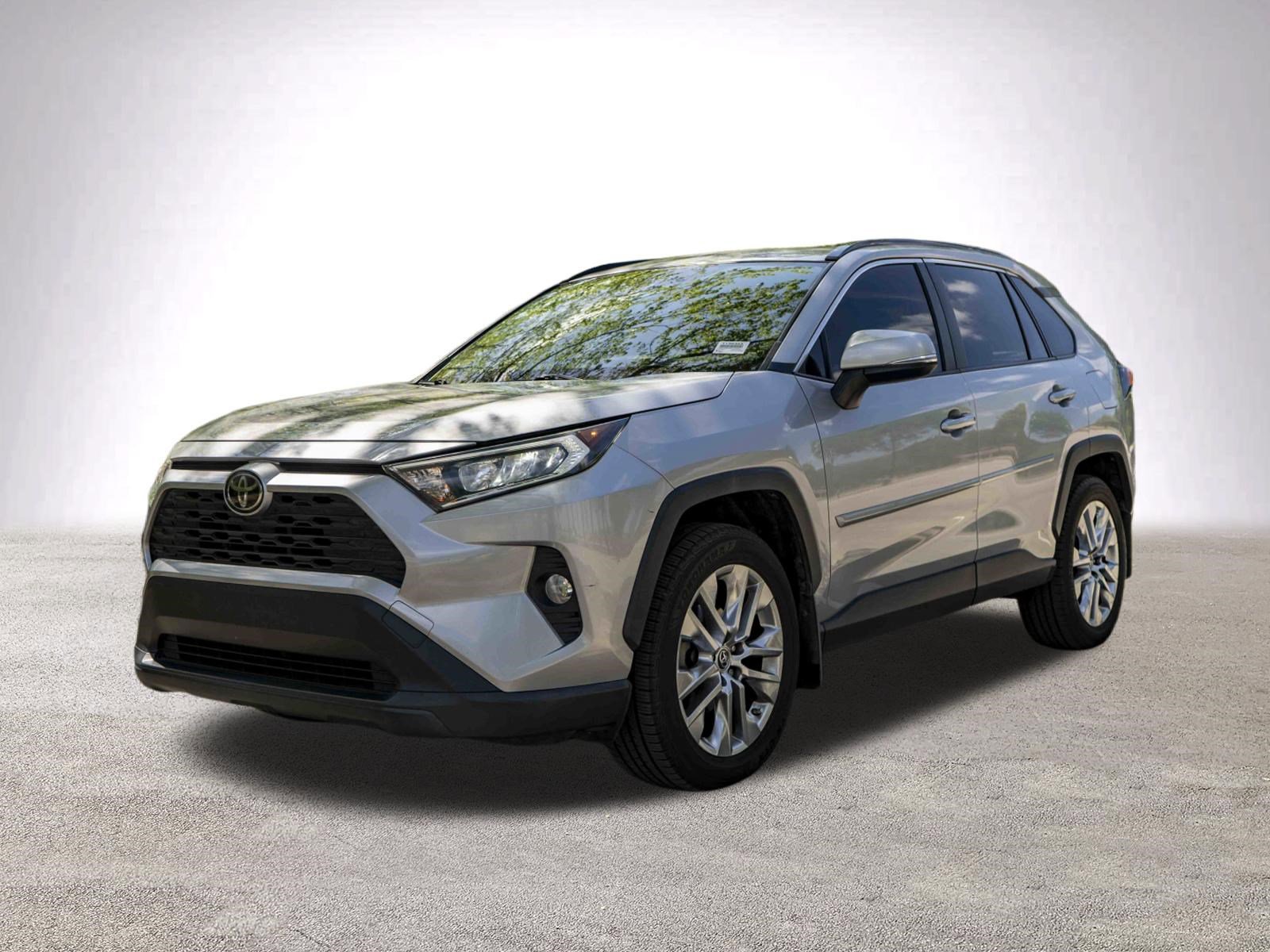 Used 2019 Toyota RAV4 XLE Premium image 5
