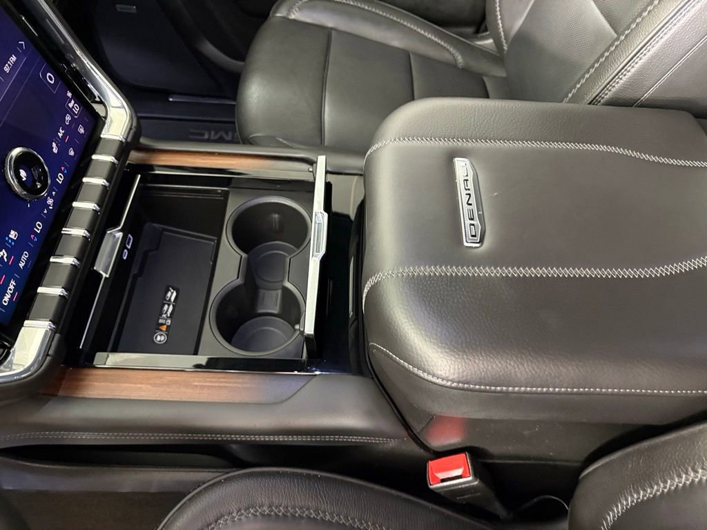 Used 2025 GMC Yukon Denali image 34