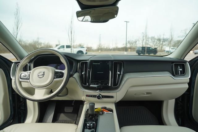 Used 2024 Volvo XC60 B5 Plus w/ Protection Package Premier image 27