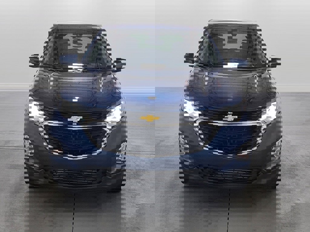 Used 2020 Chevrolet Equinox LT w/ Driver Convenience Package image 3