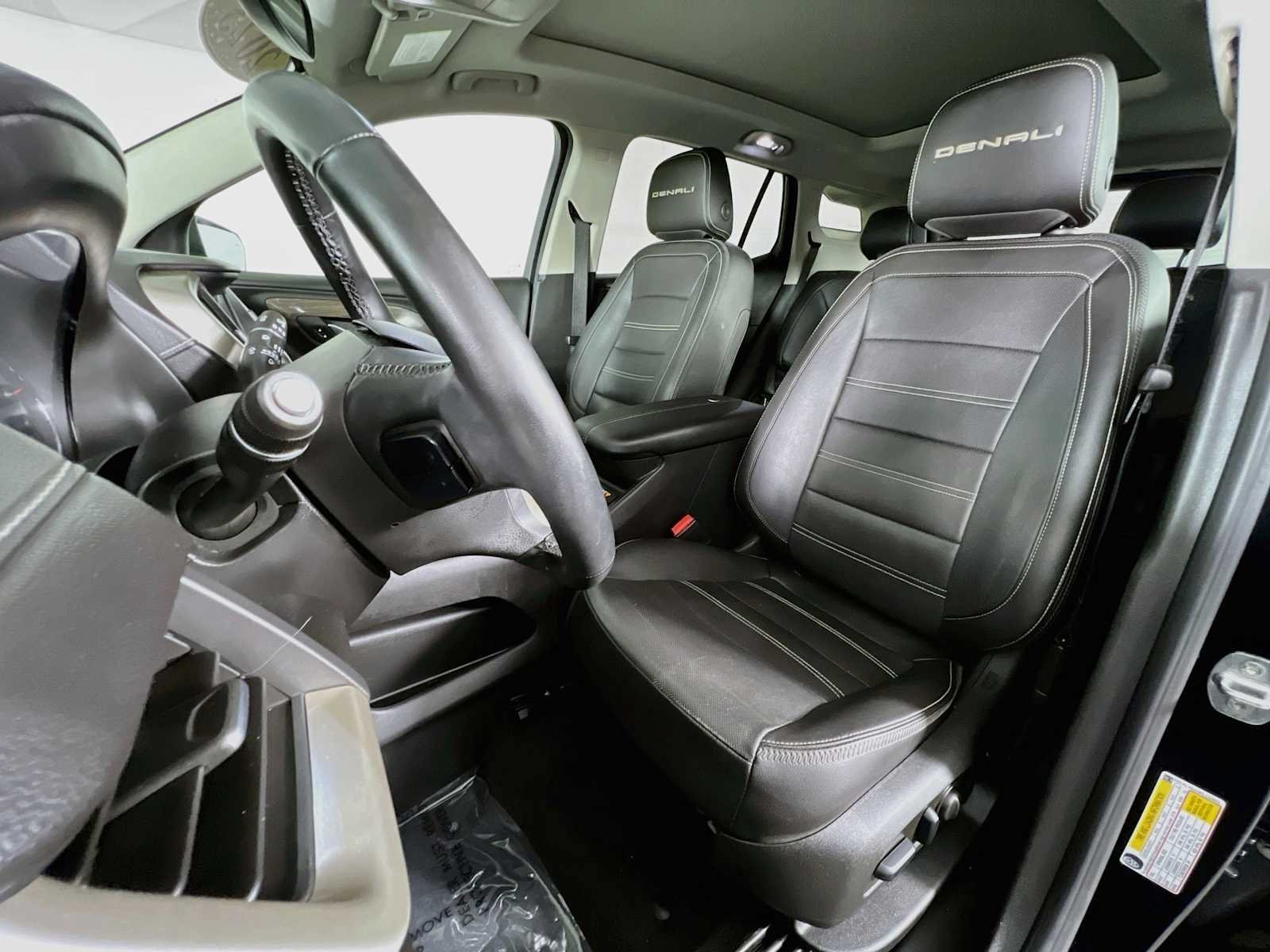 Used 2023 GMC Terrain Denali w/ Denali Premium Package AWD/4WD image 22