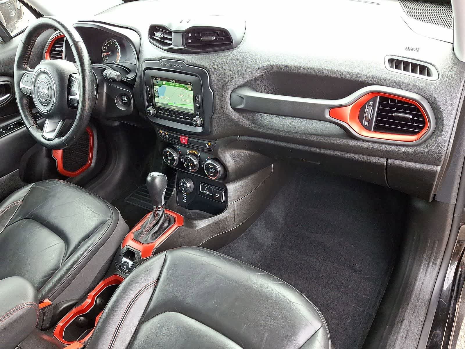 Used 2016 Jeep Renegade Trailhawk w/ Premium Trailhawk Package AWD/4WD image 33