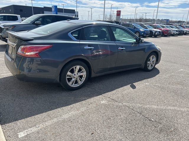 Used 2013 Nissan Altima 2.5 SL w/ Technology Pkg image 3