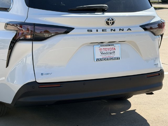 New 2026 Toyota Sienna XLE FWD image 6