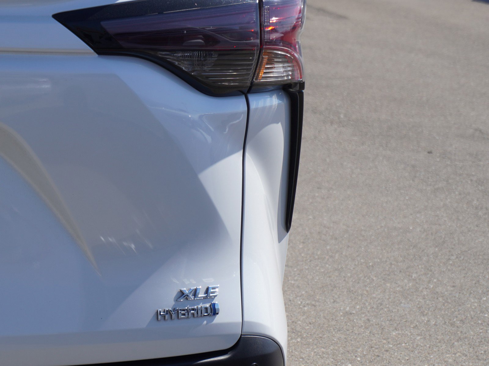 Used 2023 Toyota Sienna XLE image 11