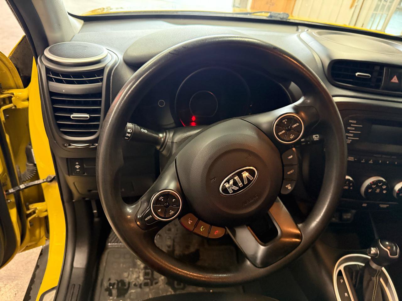 Used 2014 Kia Soul + FWD image 13