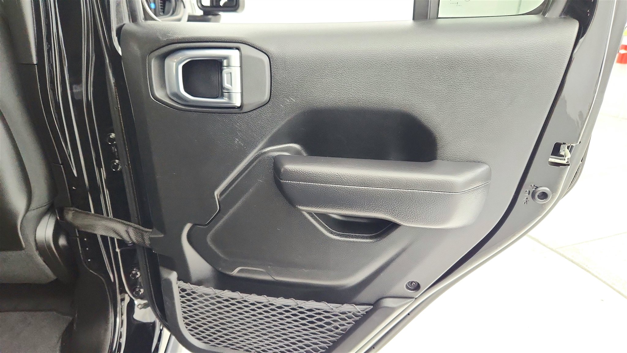 Used 2024 Jeep Wrangler Unlimited Rubicon 4xe image 37