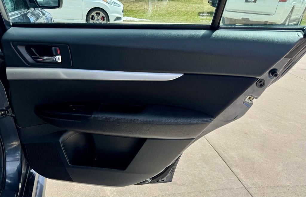 Used 2011 Subaru Legacy 2.5i Premium w/ All-Weather Pkg image 8