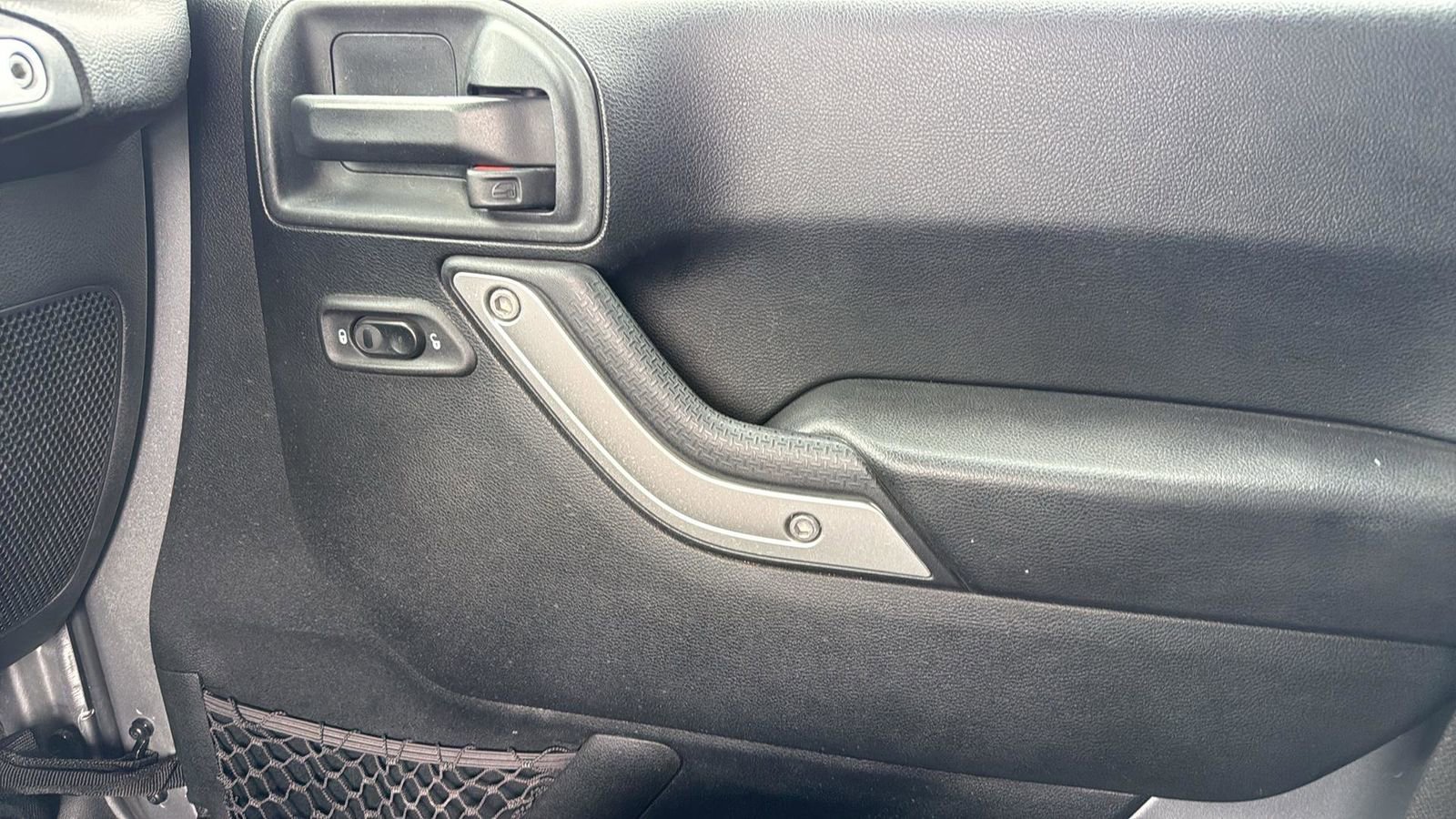 Used 2018 Jeep Wrangler Unlimited Sahara image 24