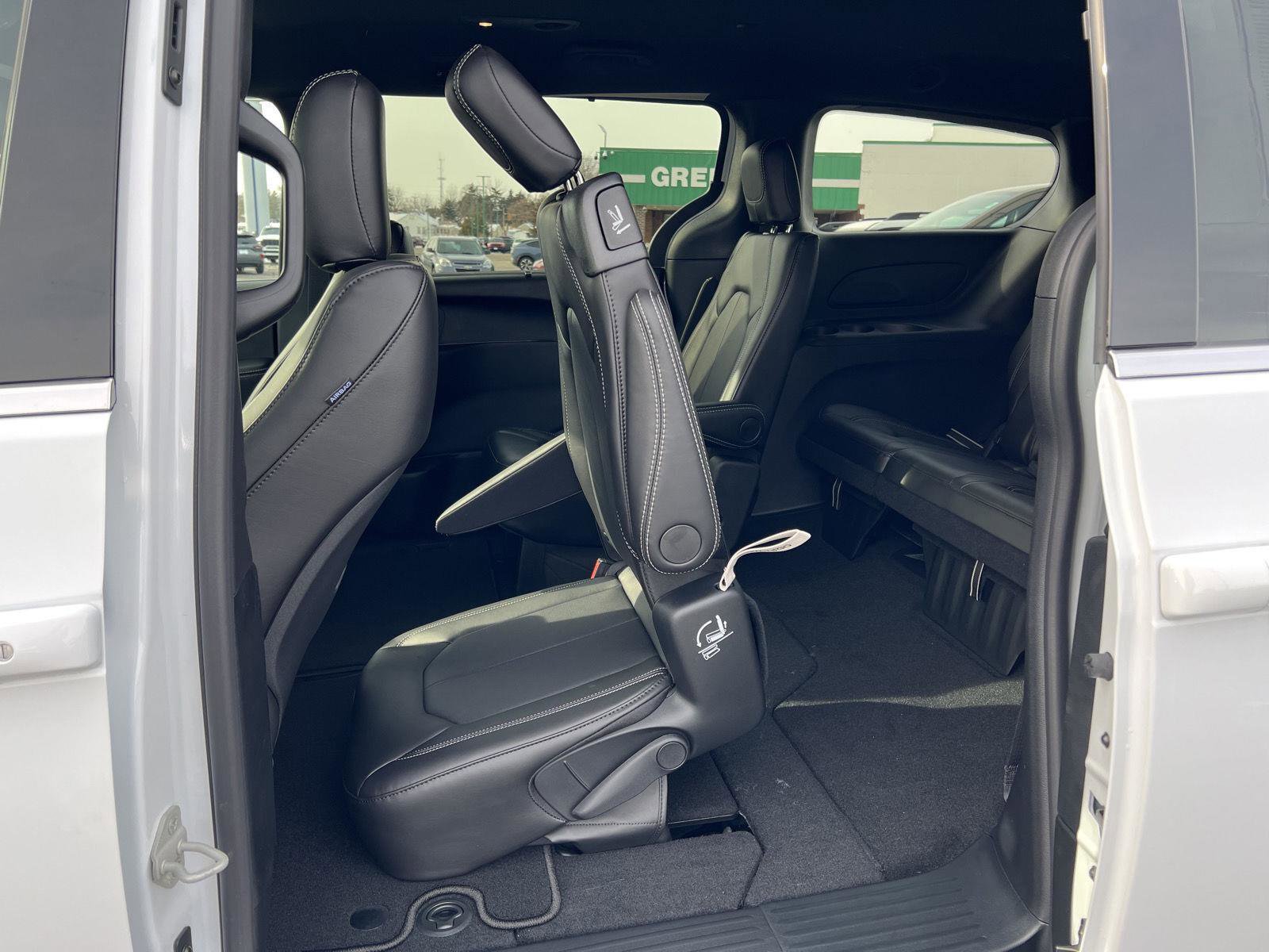 New 2026 Chrysler Voyager LX image 34